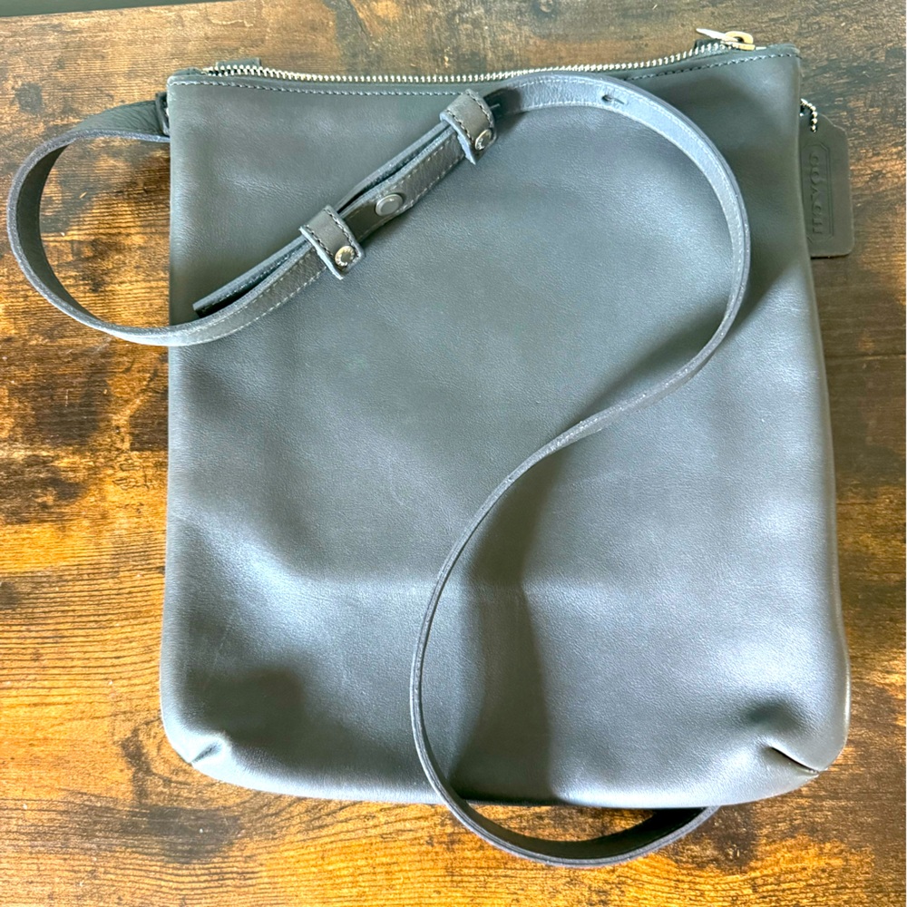 Vintage Coach Chelsea crossbody leather style #DOC-9457